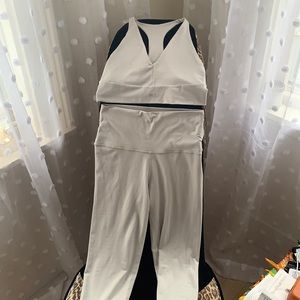 SET ACTIVE LUXFORM SET IN VAULT COLOR “PEARL”